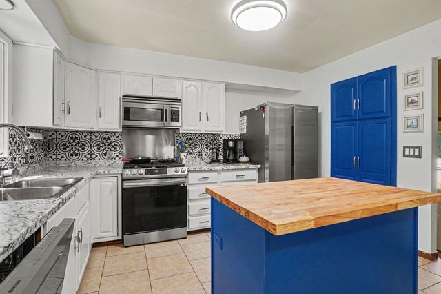 2139 Deerwood Drive, Twin Lake, MI 49457