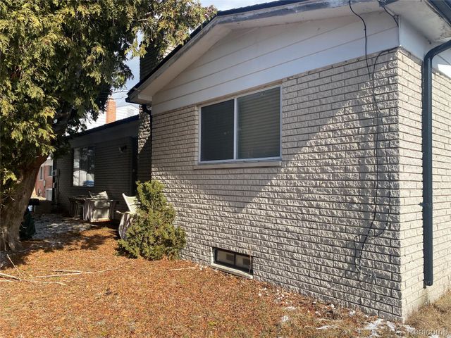 29411 Marimoor Drive, Southfield, MI 48076