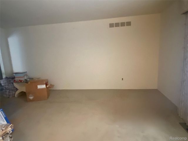 29411 Marimoor Drive, Southfield, MI 48076