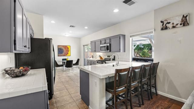 3605 Lake Circle Dr, Fallbrook, CA 92028