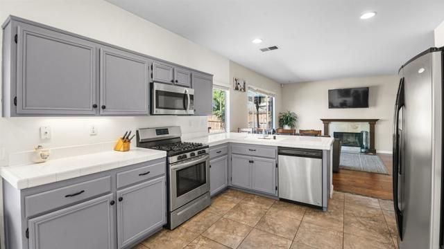 3605 Lake Circle Dr, Fallbrook, CA 92028