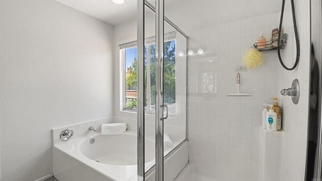 3605 Lake Circle Dr, Fallbrook, CA 92028