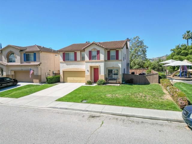 3605 Lake Circle Dr, Fallbrook, CA 92028