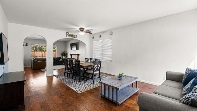 3605 Lake Circle Dr, Fallbrook, CA 92028