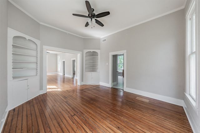 2700 Grim Avenue, Waco, TX 76707