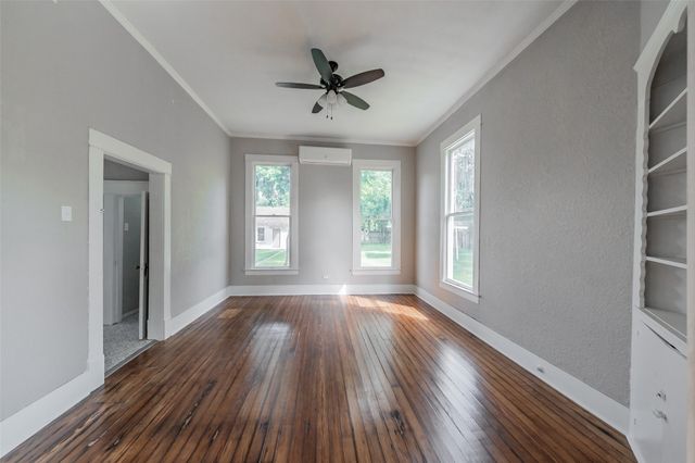 2700 Grim Avenue, Waco, TX 76707