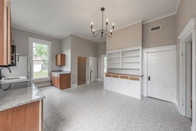 2700 Grim Avenue, Waco, TX 76707