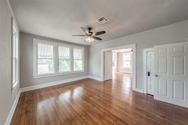 2700 Grim Avenue, Waco, TX 76707