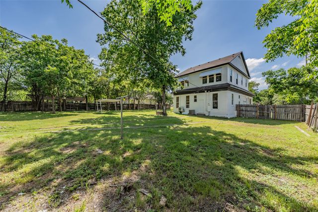 2700 Grim Avenue, Waco, TX 76707