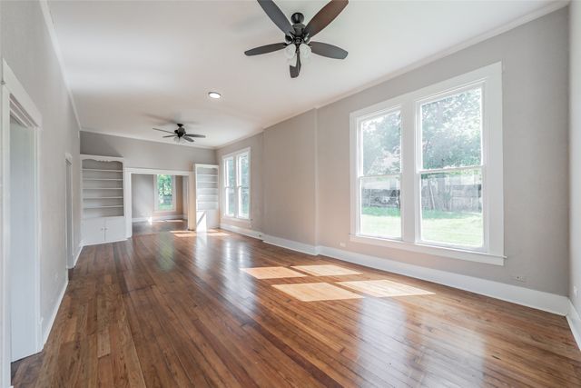 2700 Grim Avenue, Waco, TX 76707