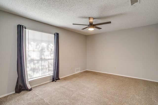 232 Linda Drive, Burleson, TX 76028