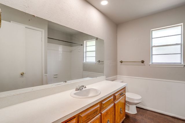 232 Linda Drive, Burleson, TX 76028