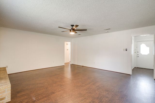 232 Linda Drive, Burleson, TX 76028