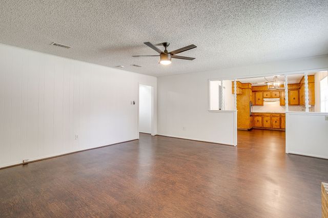 232 Linda Drive, Burleson, TX 76028