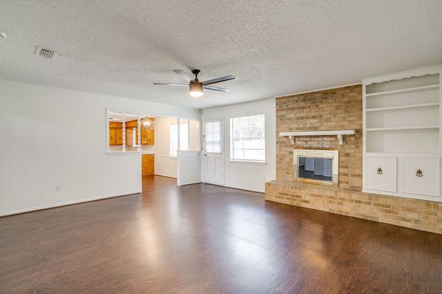 232 Linda Drive, Burleson, TX 76028