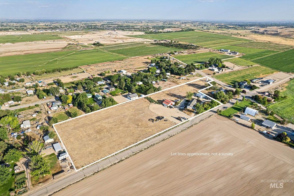 12347 S Hawk Haven, Kuna, ID 83634