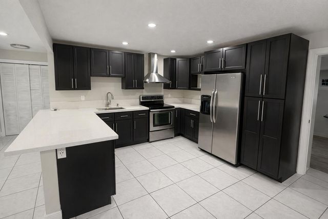 2800 SW 9th Street, Fort Lauderdale, FL 33312