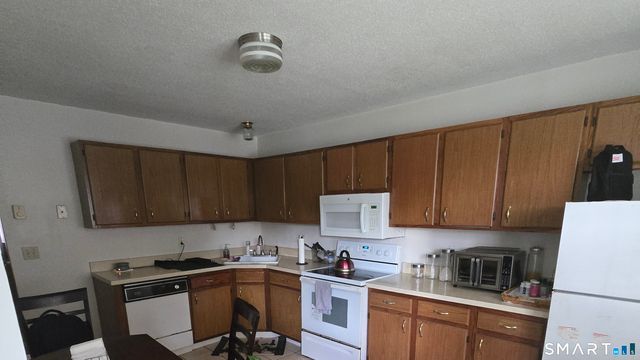 499 Scott Road 14, Waterbury, CT 06705