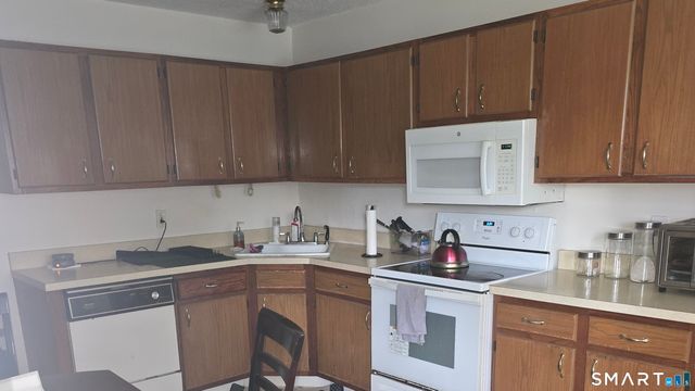 499 Scott Road 14, Waterbury, CT 06705