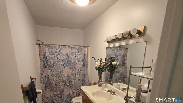 499 Scott Road 14, Waterbury, CT 06705