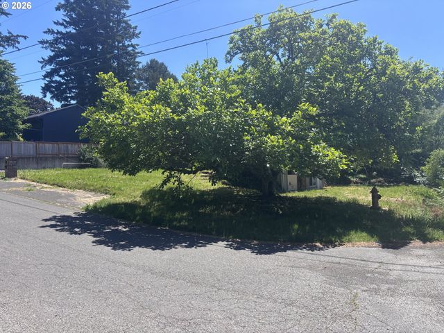 6166 Sw WILBARD St, Portland, OR 97219