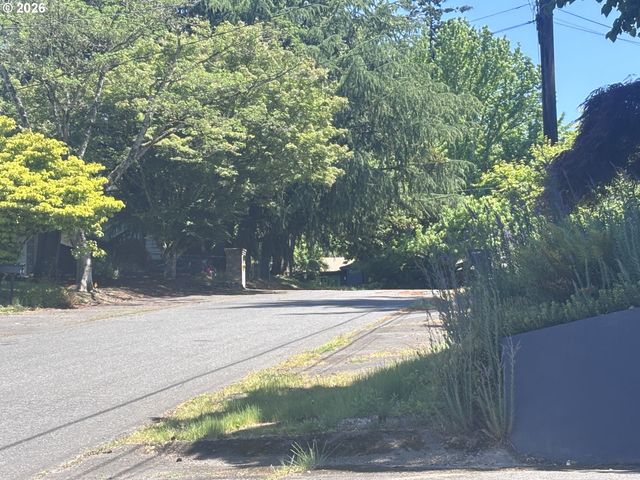 6166 Sw WILBARD St, Portland, OR 97219