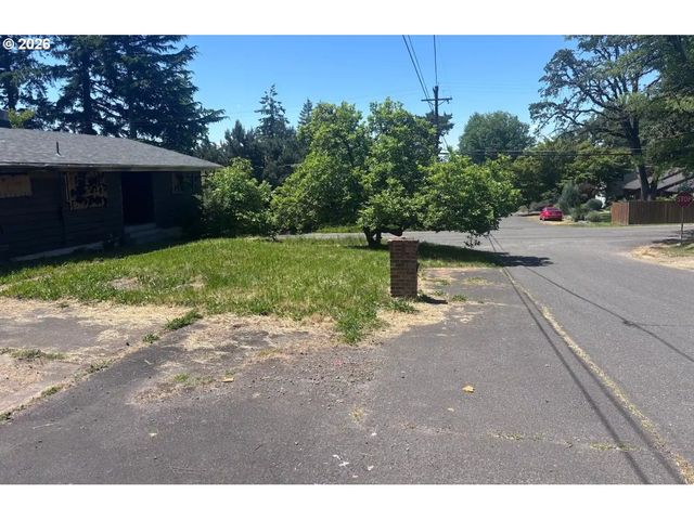 6166 Sw WILBARD St, Portland, OR 97219
