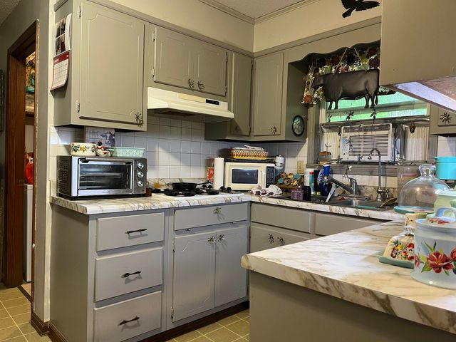 1702 E Spring Drive, Horseshoe Bend, AR 72512