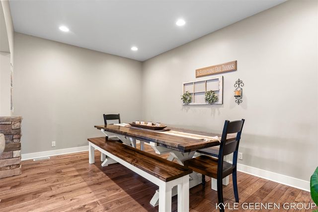 564 Blackstone Street, Holland, MI 49423