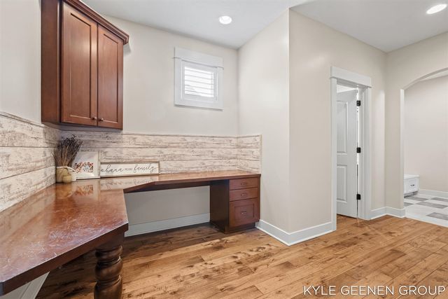 564 Blackstone Street, Holland, MI 49423