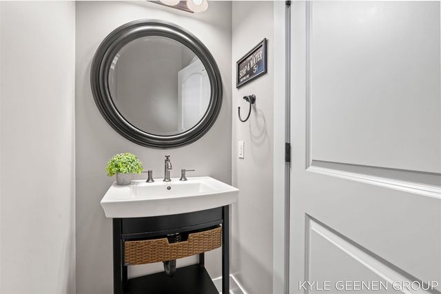 564 Blackstone Street, Holland, MI 49423