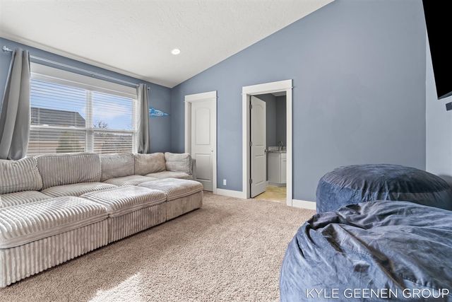 564 Blackstone Street, Holland, MI 49423