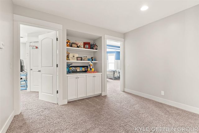 564 Blackstone Street, Holland, MI 49423