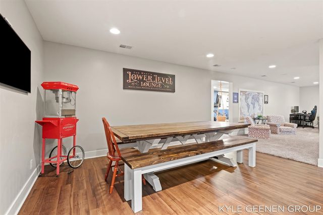 564 Blackstone Street, Holland, MI 49423