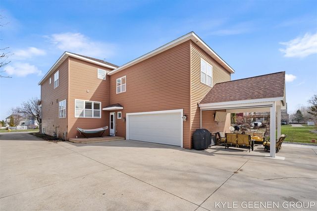 564 Blackstone Street, Holland, MI 49423