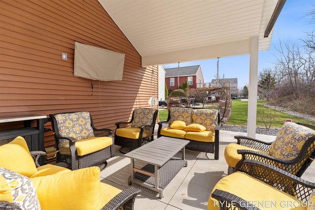 564 Blackstone Street, Holland, MI 49423