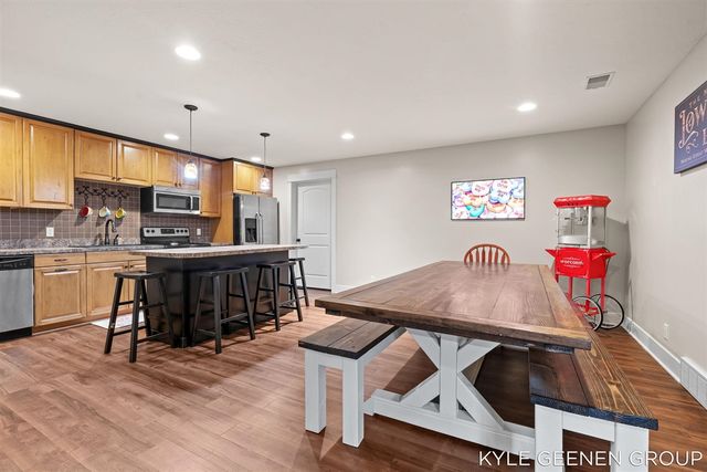 564 Blackstone Street, Holland, MI 49423