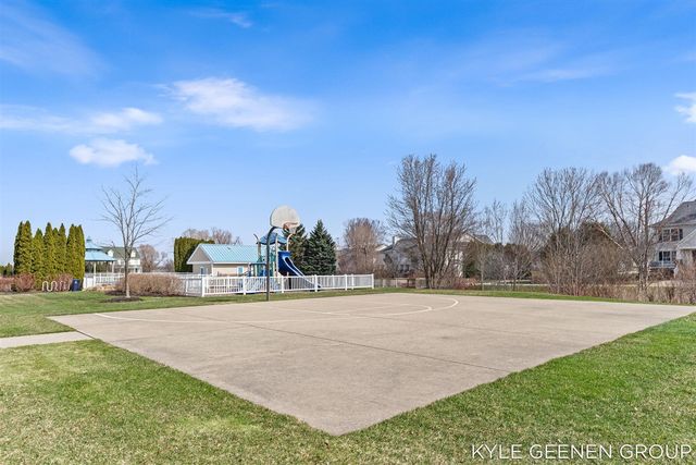 564 Blackstone Street, Holland, MI 49423