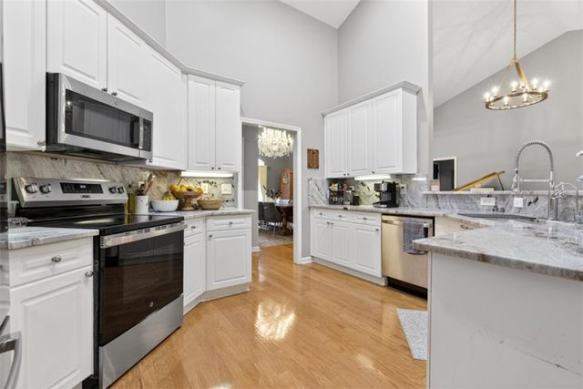 2462 Oak Bluff Drive, Dacula, GA 30019