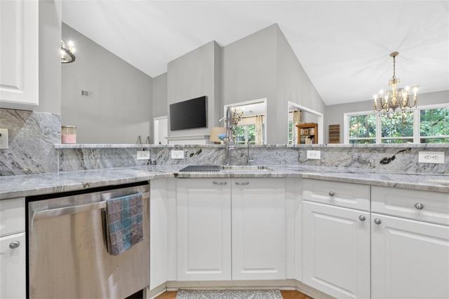 2462 Oak Bluff Drive, Dacula, GA 30019