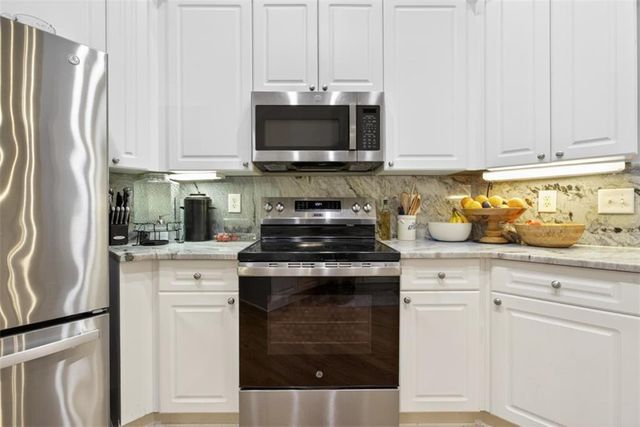 2462 Oak Bluff Drive, Dacula, GA 30019