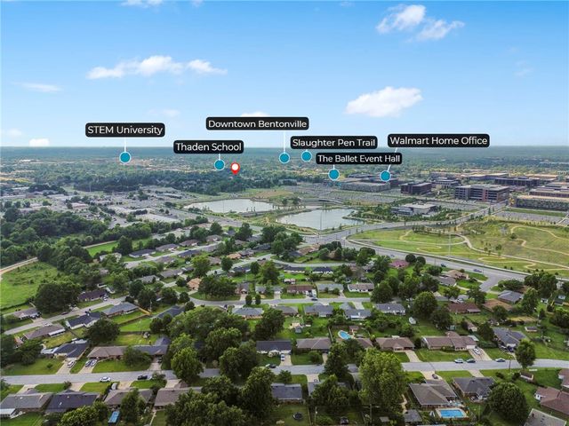 1208 SE D Street, Bentonville, AR 72712
