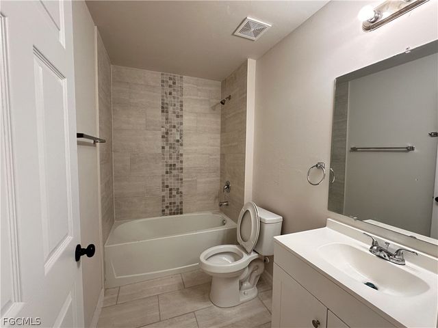 1313 NE 3rd TER, Cape Coral, FL 33909