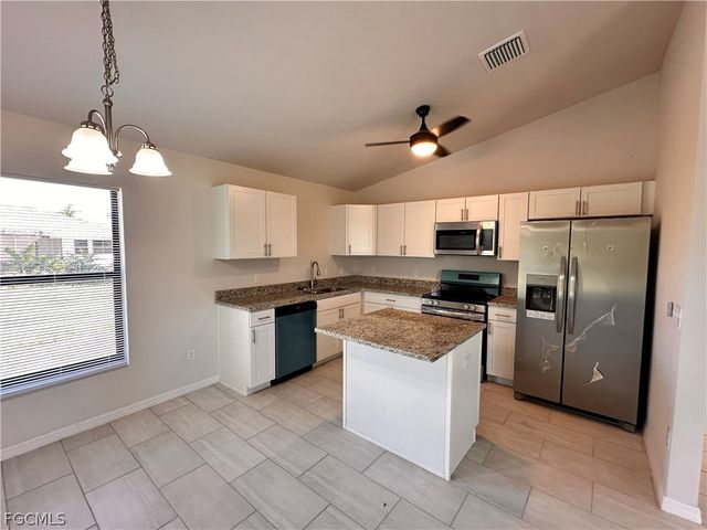 1313 NE 3rd TER, Cape Coral, FL 33909