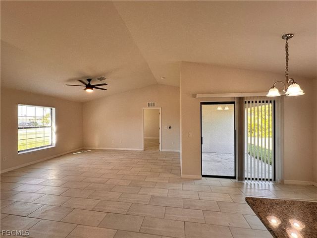 1313 NE 3rd TER, Cape Coral, FL 33909