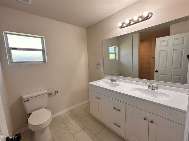 1313 NE 3rd TER, Cape Coral, FL 33909