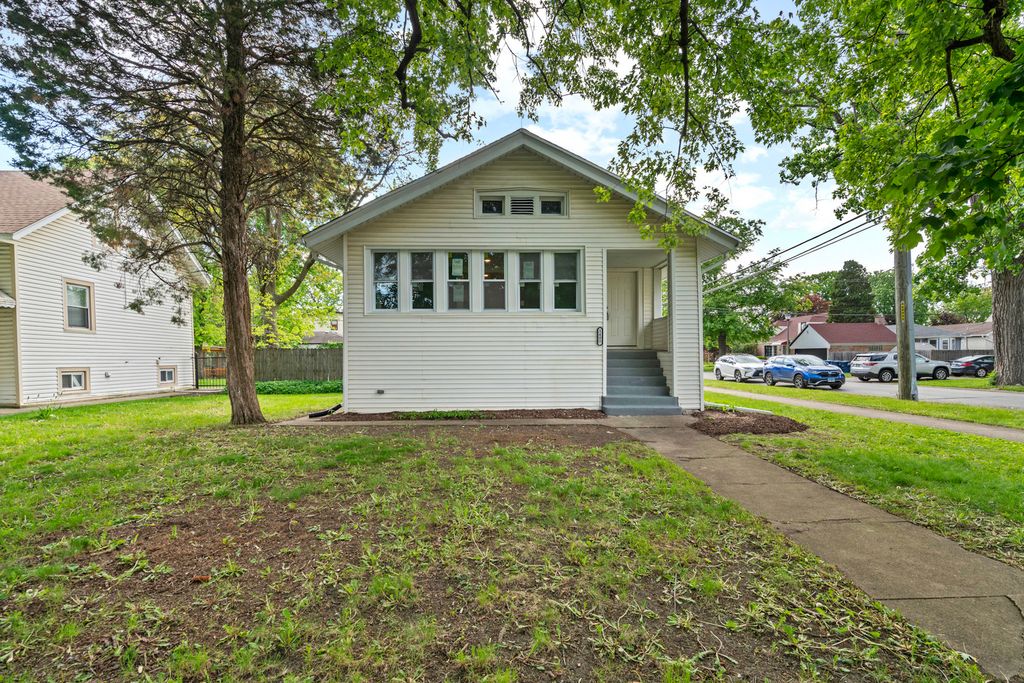 1400 S 17th Avenue, Maywood, IL 60153