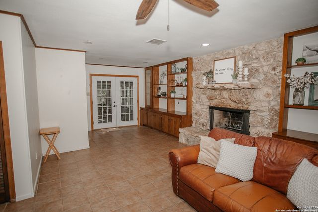 456 margo, Pearsall, TX 78061