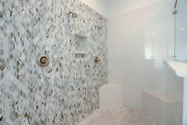 2215 Pleasant Hill Drive, Friendswood, TX 77546