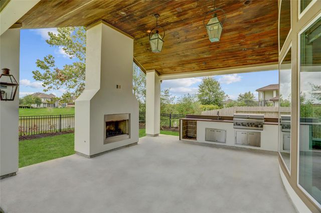 2215 Pleasant Hill Drive, Friendswood, TX 77546